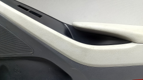 Ornament ușă, placă dreapta față, Hyundai Ioniq 17-19, negru cu gri deschis, cu cotieră, piele gri deschis, sub tweeter, sub sistem Infinity Acoustics, uzat, curățabil chimic, lovitură
