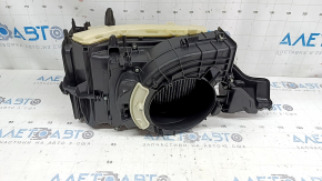 Carcasa încălzitorului și ventilația nefinisate ale Audi A4 B9 18-25
