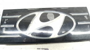 Emblemă grilă radiator Hyundai Ioniq 17-19 HEV, PHEV pentru radar, pentru lustruire, aer de sub plastic, strat de plastic care se decojește