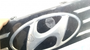 Emblemă grilă radiator Hyundai Ioniq 17-19 HEV, PHEV pentru radar, pentru lustruire, aer de sub plastic, strat de plastic care se decojește