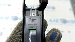 Lampă scaun pasager Audi Q3 83A 19-25 cu suport