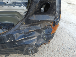 Aripă spate dreapta Toyota Camry v40 07-11, despicată împreună cu stâlpul central, neagră, ruginită, îndoită, cu denivelări
