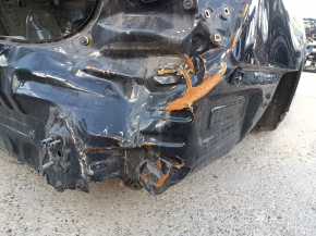Aripă spate dreapta Toyota Camry v40 07-11, despicată împreună cu stâlpul central, neagră, ruginită, îndoită, cu denivelări