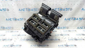 Carcasa încălzitorului este un aparat de aer condiționat simplu, construit în SUA, Nissan Rogue 21-21, fără radiatoare și actuatoare