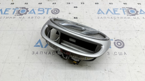 Emblemă a portbagajului modelului Hyundai Ioniq 17-19, sub cameră, cu mâner, lipsește un fragment din capacul butonului