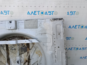 Portbagajul modelului VW Atlas 18-26 este găurit