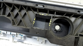 Bara spate nefinisată, parte superioară, Audi Q3 83A 19-24, pentru senzori de parcare fără sistem de asistență la parcare, S-Line, albă, zgârieturi, lovituri, elemente de fixare presate, rupte