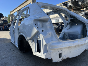 Aripă spate stânga Audi Q3 83A 19-25 pe caroserie, alb, zgârietură, denivelare