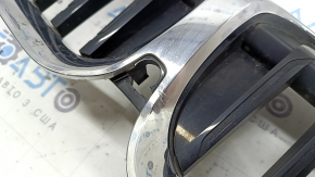 Grilă radiator BMW 3 G20 19-22 cromată sub cameră, crom crăpat, suport rupt, ciobiri, zgârieturi