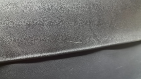 Ornament arc spate stânga Tesla Model Y 20-25 negru, sub 3 rânduri, zgârieturi, se exfoliază