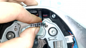 Volan fără accesorii BMW 3 G20 19-26, piele neagră cu încălzire, M Sport, cu butoane, padele, cablaj și motor vibrații, curățabil chimic, uzat