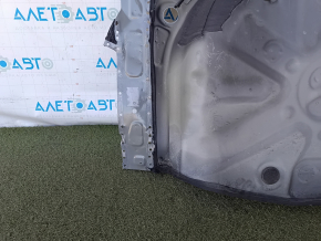 Корыто багажника Toyota Prius V 12-17 высверлено