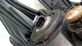 Фара передняя левая Toyota Prius 30 12-15 рест, галоген, царапины, под полировку