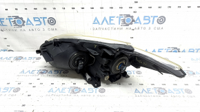 Far dreapta față Toyota Prius 30 12-15 rest, halogen, necesită lustruire, zgârieturi, crăpături sub geam