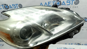 Far dreapta față Toyota Prius 30 12-15 rest, halogen, necesită lustruire, zgârieturi, crăpături sub geam