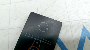 Cartela cheie Tesla Model Y 20-25 este îndoită, zgârieturi