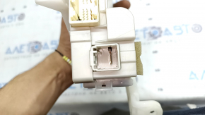 Tablou de siguranțe sub bordul Toyota Prius 30 12-15