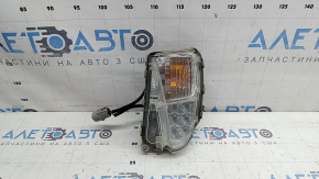 Поворотник левый Toyota Prius 30 12-15 рест, под полировку