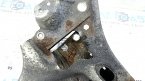 Suportul invertorului de la Toyota Prius 30 10-15 este ruginit
