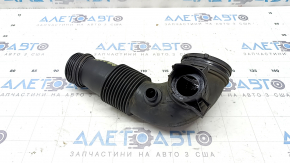 Conducta de aer pentru admisia plug-in de la BMW X5 F15 16-18 are un suport defect