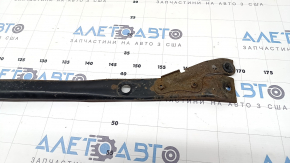 Распорка задней балки Toyota Prius 30 11-15 тип 1, примята, ржавая