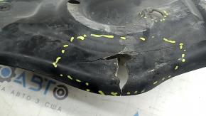 Capacul brațului de control stânga spate de sub arcul Tesla Model Y 20-25 este crăpat, fără fragmente