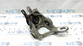 Arborele cu butucul stânga spate al modelului Audi A6 C7 12-18 AWD prezintă microfisuri și butuc ruginit