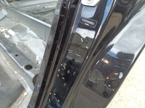 Aripă spate stânga Volvo XC90 16-26 pe caroserie, neagră, cu proeminențe