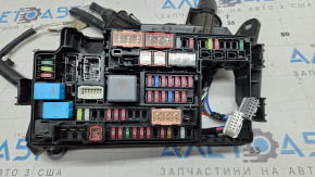 Блок предохранителей подкапотный Toyota Prius 50 16-22 без крышек и блока света