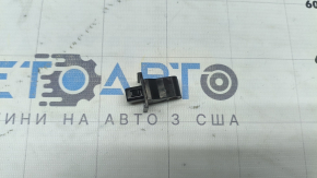 Защелка опоры капота Toyota Prius 30 10-15