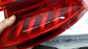 Zgârieturi la stopul aripii exterioare dreapta de pe Audi Q8 19-26