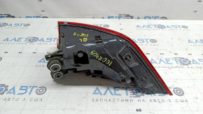 Lumina exterioară de pe aripa stângă, Audi Q8 19-26, este uzată