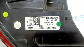 Lumina exterioară de pe aripa stângă, Audi Q8 19-26, este uzată