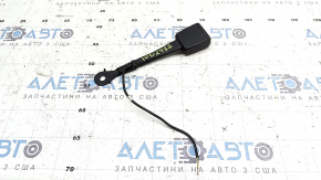 Încuietoarea centurii de siguranță a șoferului la Audi Q8 19-26 este acoperită de funingine, iar conectorul este tăiat