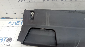 Кронштейн пола багажника Audi Q8 19-26 передний, потерт, в копоти