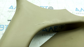 Накладка задней стойки левая Hyundai Sonata 11-14 бежевая, надрыв, царапины, сломано крепление
