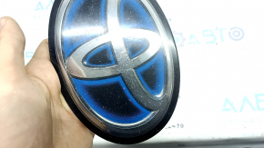 Emblemă pentru bara față a Toyota Prius V 12-17, zgârieturi, pentru lustruire