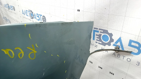 Bara spate netratată Toyota Prius V 15-17 sub margine, verde, zgârieturi, ciobiri, elemente de fixare crăpate, crăpături, ruptură