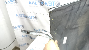 Bara spate netratată Toyota Prius V 15-17 sub margine, verde, zgârieturi, ciobiri, elemente de fixare crăpate, crăpături, ruptură