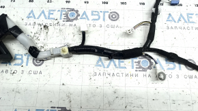 Cablaj pentru ușa din dreapta față a unui Toyota Prius V 12-17 fără cheie