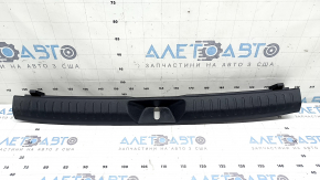 Ornamente deschidere portbagaj Toyota Prius V 15-17, negre, zgârieturi