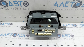 Монитор, дисплей Toyota Prius V 16-17 рест, царапины