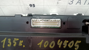 Щиток приборов Toyota Prius V 16-17 usa, 135к, царапины