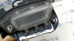 Opritor faruri de zi DRL dreapta Toyota Prius V 15-17, pentru lustruire