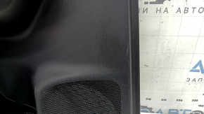 Ornamente ușă spate stânga Toyota Prius V 12-17 negru, inserție piele neagră, sub JBL, cu mâner, zgârieturi