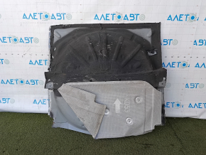Portbagajul mașinii Mazda CX-5 17-25 este găurit