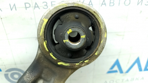Brațul de control stânga față inferior al unui Hyundai Sonata 11-15 hibrid are silent block-uri rupte și un opritor spart