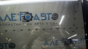 Стекло люка Toyota Prius V 12-17 царапины, в клее, полез лак