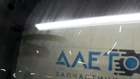 Стекло люка Toyota Prius V 12-17 царапины, в клее, полез лак