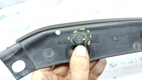 Garnitură capotă centrală față Audi A6 C8 19-25 elemente de fixare rupte